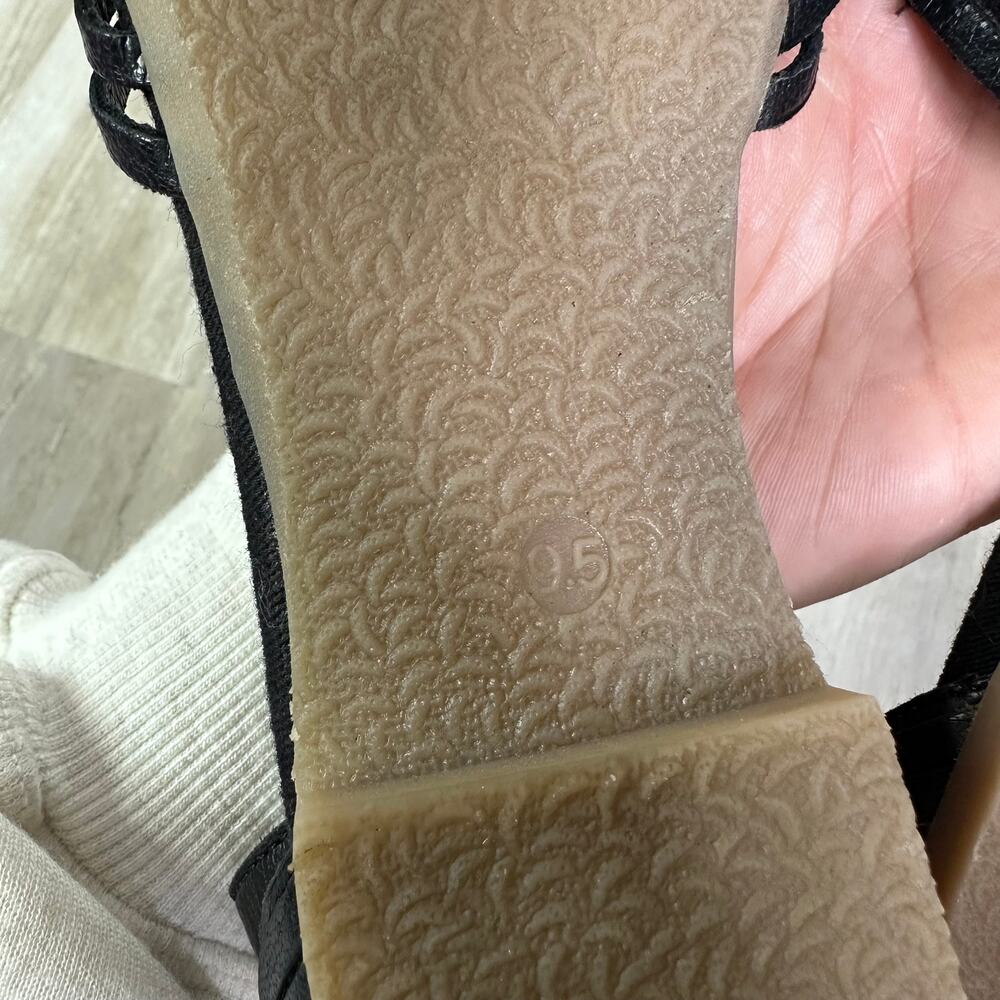 Seychelles Black leather and Tan Woven Sandals - Picture 8 of 8